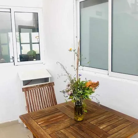 Nomad House Lanzarote C Pansiyon